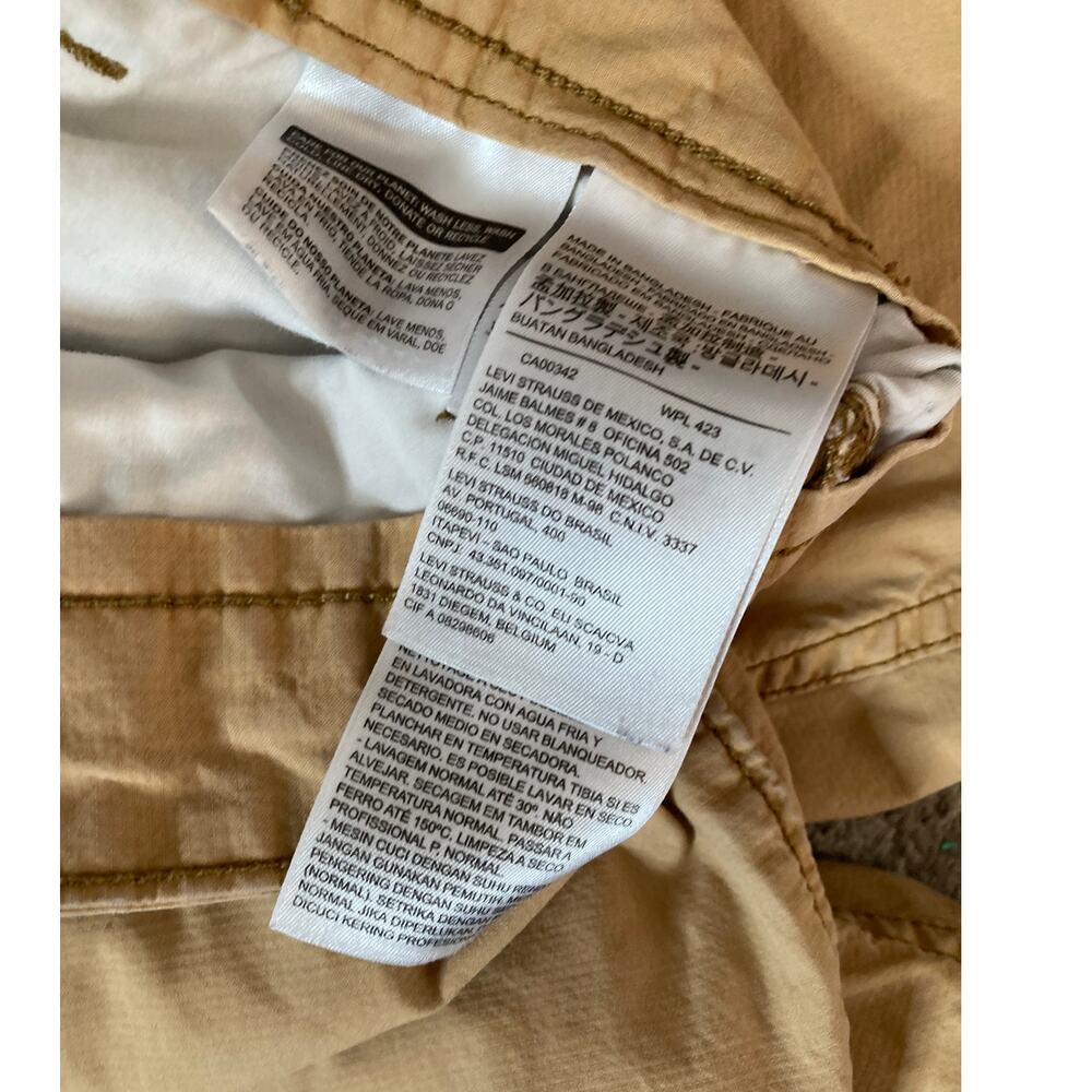 Levi’s Cargo Shorts Men’s 38 Tan Khaki Utility Pocket Casual Hiking Work Shorts - Picture 4 of 10